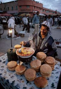 venditore di zuppa souk marrakech